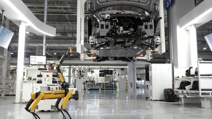 Industrial Automation Trends 2026 What’s New in Smart Factories and How They’re Evolving | interestingautomation.com