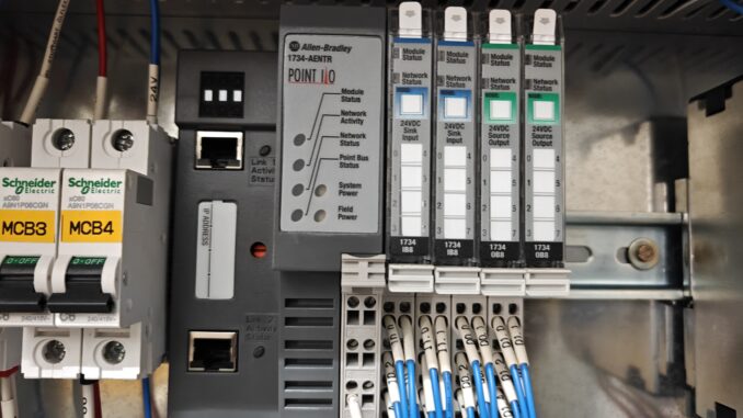 Siemens ET200 vs Allen-Bradley POINT I/O: A Complete 2025 Comparison Guide