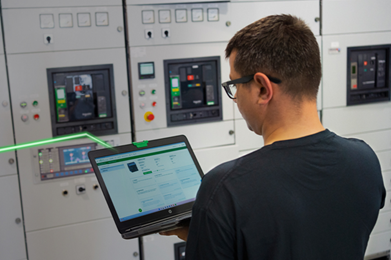 EcoStruxure XR Operator Advisor The Future of Smart Industrial Maintenance